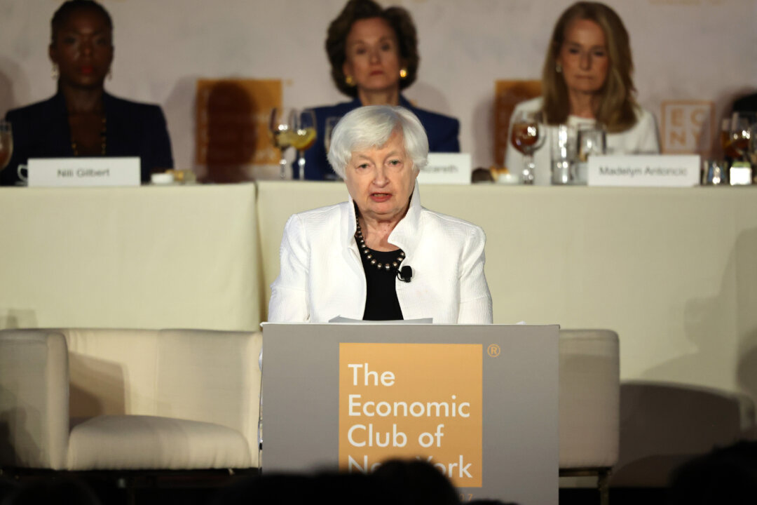 Bà Yellen: ‘Các chuỗi cung ứng quá tập trung’ của Trung Quốc đe dọa việc làm và các khoản đầu tư xanh của Hoa Kỳ