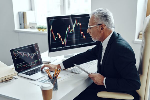 Nhu cầu điện năng đang tăng lên nhanh chóng cùng với sự phát triển không ngừng của AI và các bộ dữ liệu. (Ảnh: G-Stock Studio/Shutterstock)