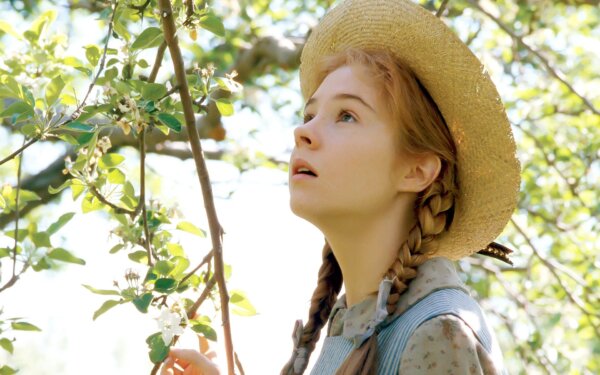 Nhân vật Anne Shirley (nữ diễn viên Megan Follows thủ vai) trong bộ phim “Anne of Green Gables” (Anne Dưới Chái Nhà Xanh). (Ảnh: Kevin Sullivan)