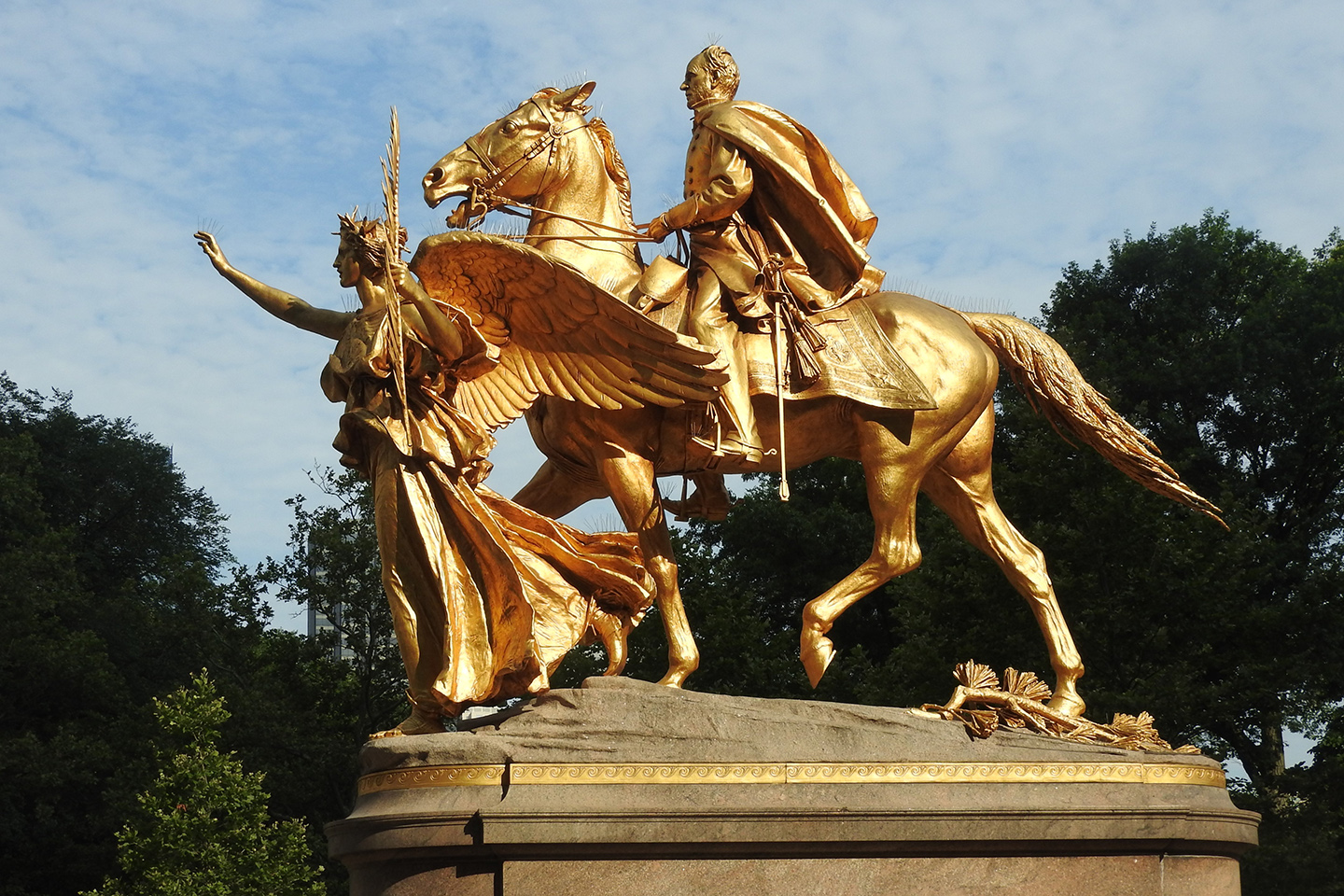 “Tượng đài Tướng Sherman” khánh thành vào năm 1903 tại Quảng trường Grand Army ở Manhattan, nằm giữa Đại lộ Năm và Phố 59, và vẫn còn tồn tại cho đến ngày nay. (Ảnh: Jim.henderson/CC BY-SA 4.0)