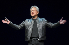 Tổng giám đốc điều hành Nvidia, ông Hoàng Nhân Huân (Jensen Huang), có bài nói trước thềm Computex 2024 tại Đài Bắc, Đài Loan, hôm 02/06/2024. (Ảnh: Sam Yeh/AFP qua Getty Images)