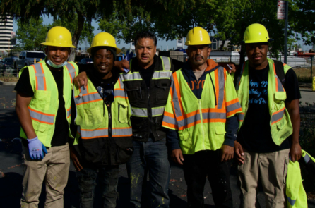 Cách tổ chức bất vụ lợi ở Bay Area đóng góp cho an toàn công cộng: Vẽ các bức bích họa và thu dọn rác