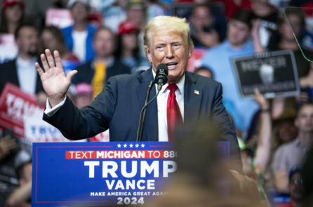 Cựu Tổng thống Trump cho biết sẽ tiếp tục tổ chức các cuộc vận động tranh cử ngoài trời