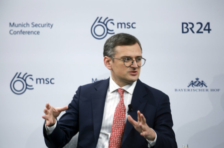 Nhà ngoại giao hàng đầu của Ukraine tỏ dấu hiệu sẵn sàng đàm phán với Nga trong chuyến công du Trung Quốc