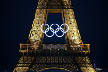 Tháp Eiffel nhìn từ Trocadéro trong quá trình chuẩn bị cho Lễ khai mạc Thế vận hội 2024 tại Paris, hôm 23/07/2024. (Ảnh: Benoit Doppagne/Belga Mag/AFP qua Getty Images)