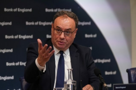 Ngân hàng Anh cắt giảm lãi suất lần đầu tiên kể từ tháng 03/2020